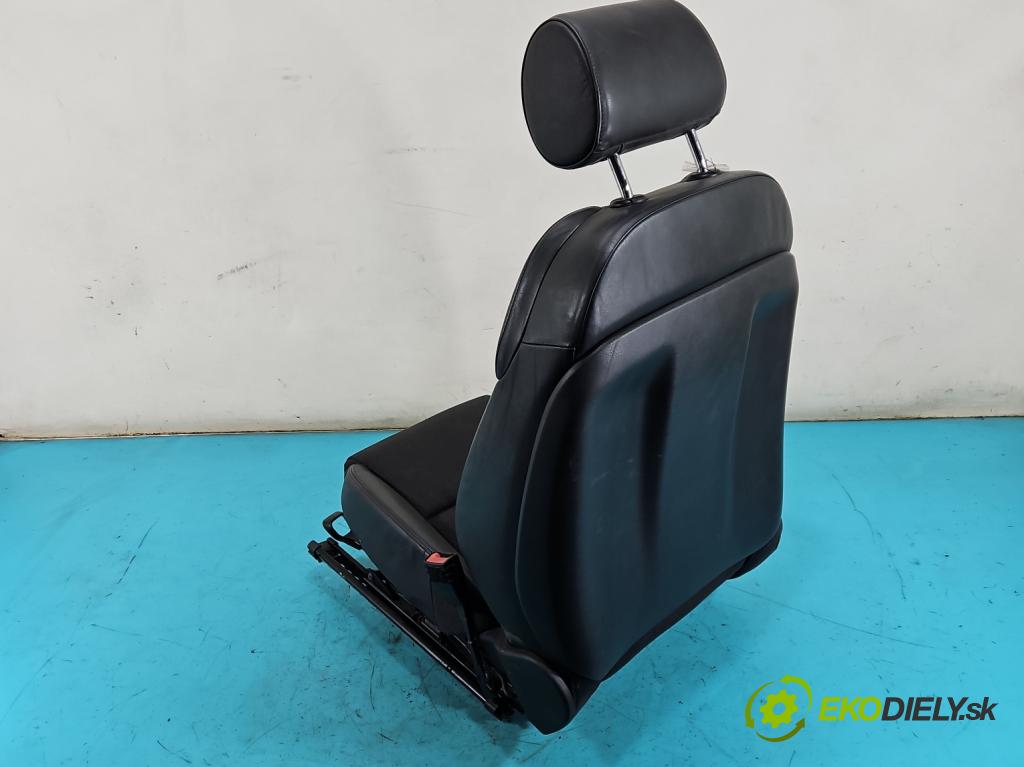 Audi A3 8P 2003-2012 2.0 tdi 140 HP manual 103 kW 1999 cm3 5- Sedačka pravý (Sedadlo)