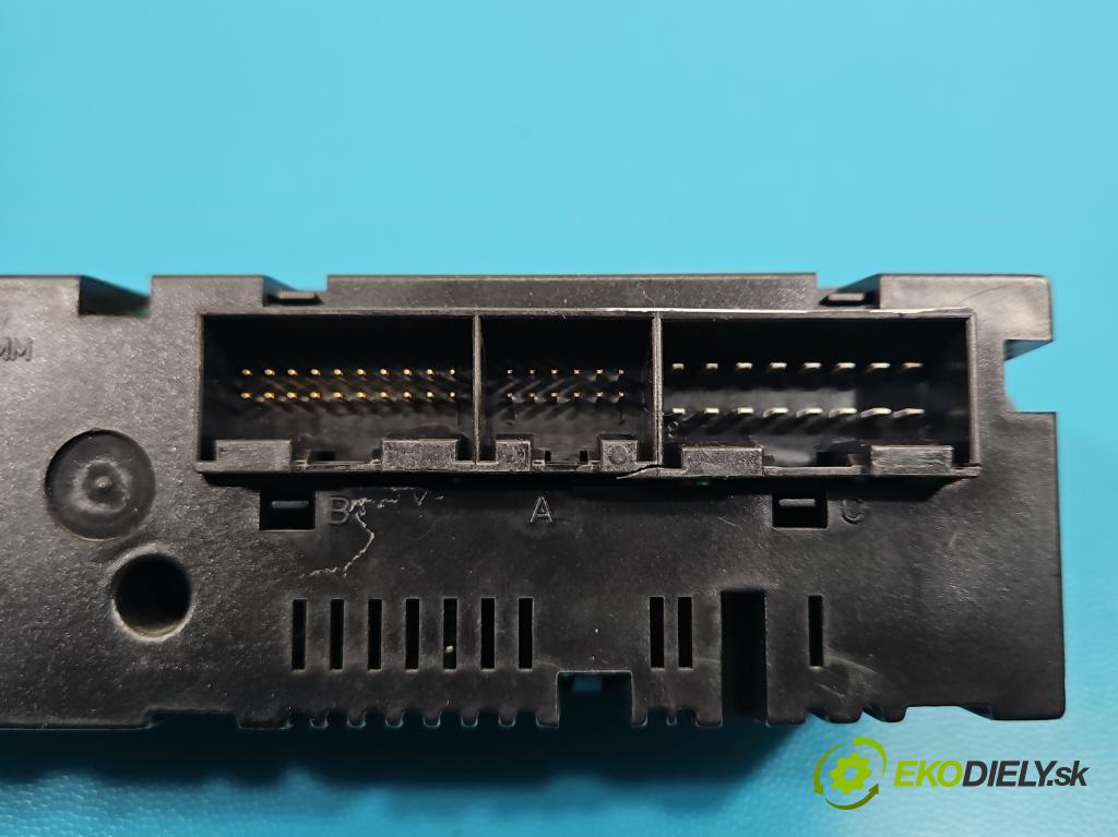 Seat Ibiza III 6L 2002-2008 1.4 16V 75 hp manual 55 kW 1390 cm3 5- palubní deska panel topení 6L0820043B