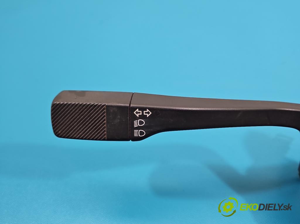 Vw Transporter T4 1990-2003 2.4d 77 HP manual 57 kW 2370 cm3 5- prepínač komplex:  (Prepínacie páčky pod volantom)