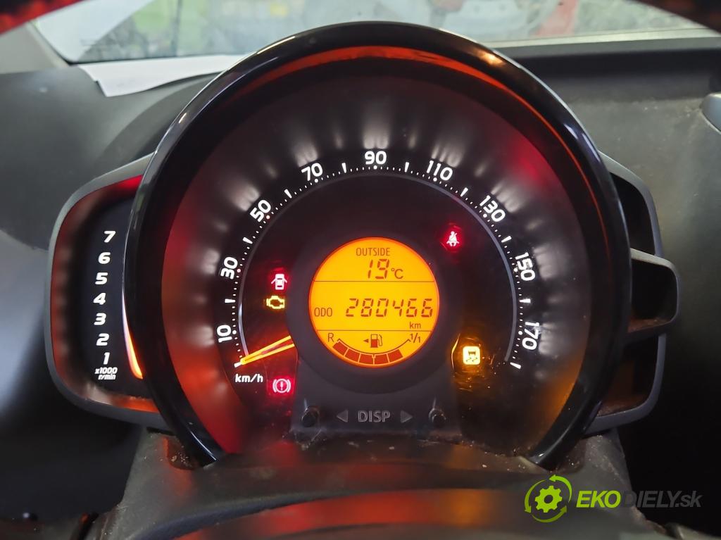 Toyota Aygo II 2014-2022 1.0 vvti 72 HP manual 53 kW 998 cm3 5- prístrojovka/ budíky 69644-700U (Prístrojová doska)