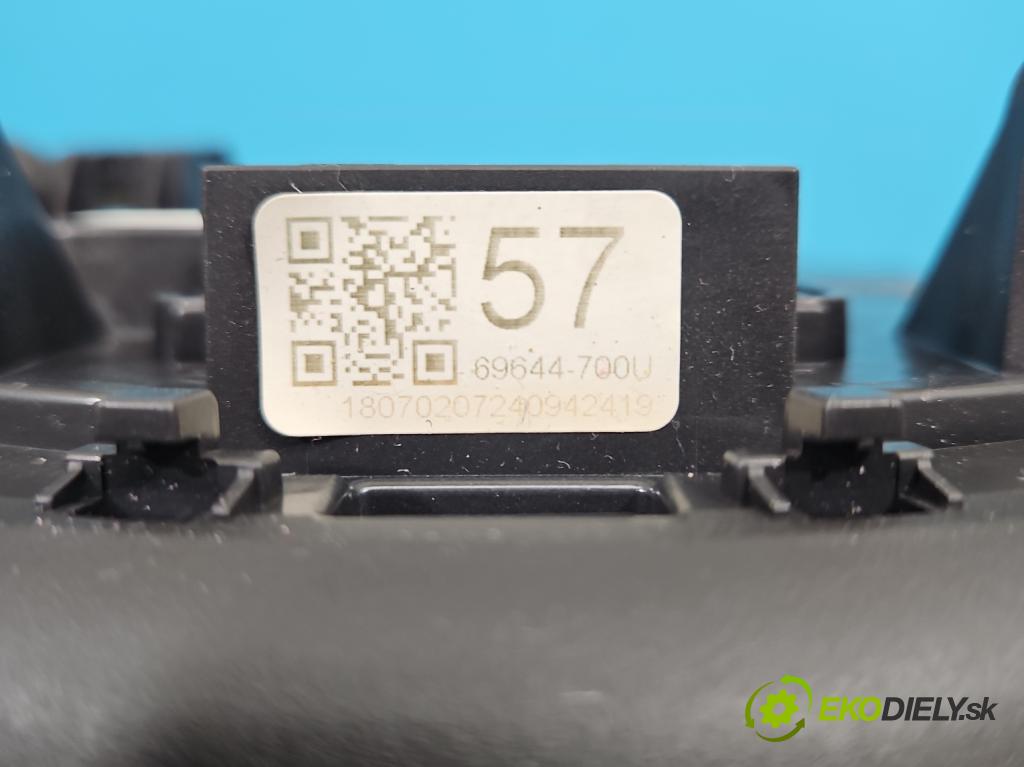 Toyota Aygo II 2014-2022 1.0 vvti 72 HP manual 53 kW 998 cm3 5- prístrojovka/ budíky 69644-700U (Prístrojová doska)