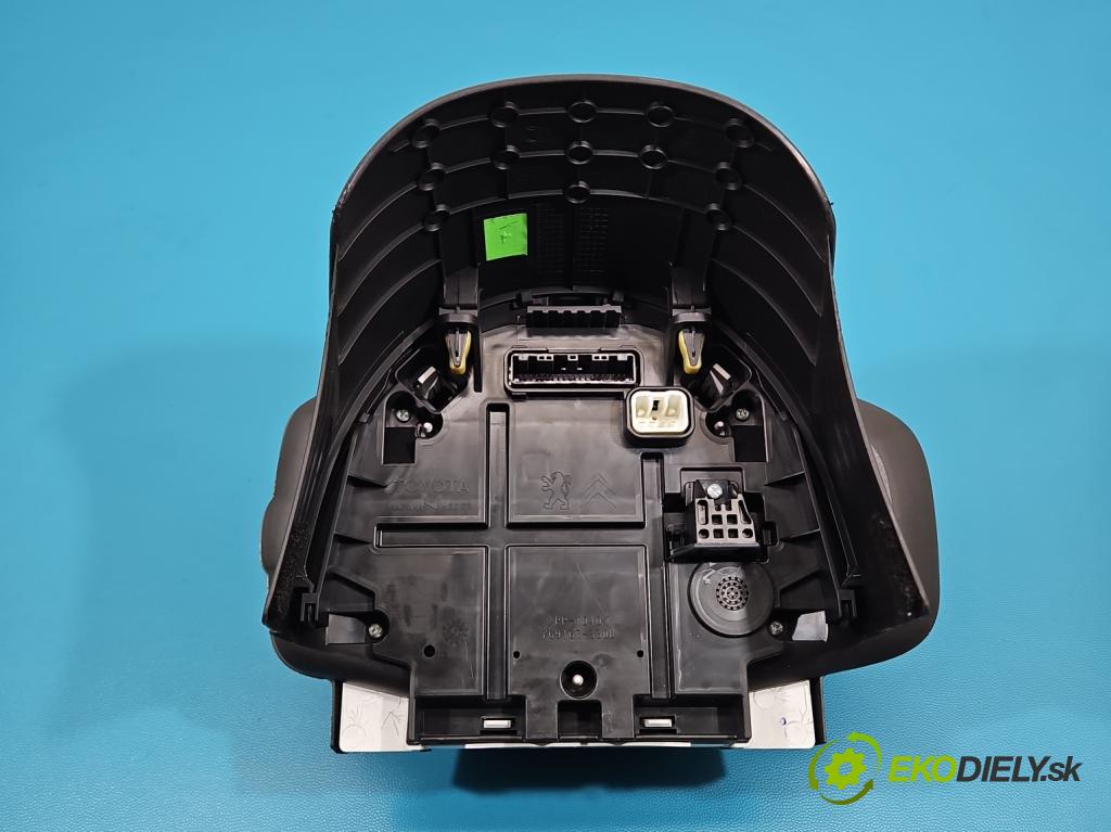 Toyota Aygo II 2014-2022 1.0 vvti 72 HP manual 53 kW 998 cm3 5- prístrojovka/ budíky 69644-700U (Prístrojová doska)