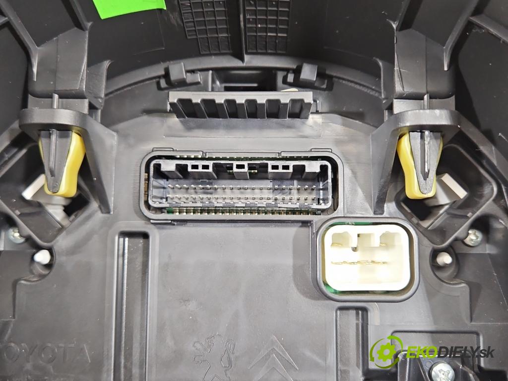 Toyota Aygo II 2014-2022 1.0 vvti 72 HP manual 53 kW 998 cm3 5- prístrojovka/ budíky 69644-700U (Prístrojová doska)