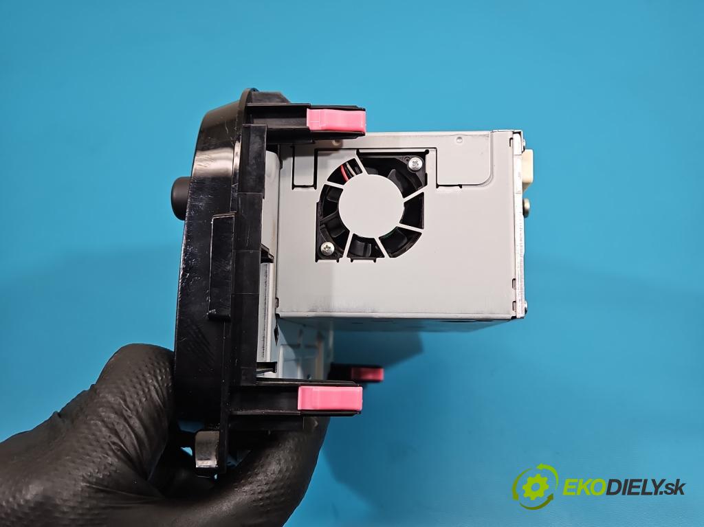 Toyota Aygo II 2014-2022 1.0 vvti 72 HP manual 53 kW 998 cm3 5- Radio originál 86140-YV010