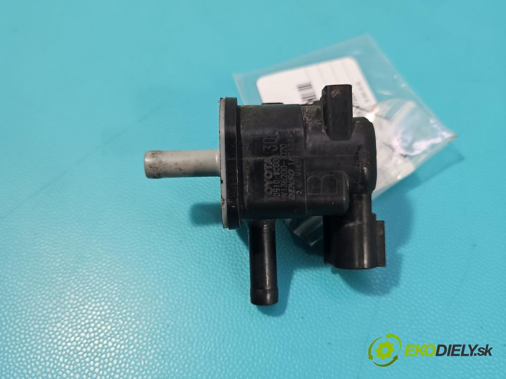 Toyota Aygo II 2014-2022 1.0 vvti 72 HP manual 53 kW 998 cm3 5- ventil podtlaku 90910-WC003 (Ventil)