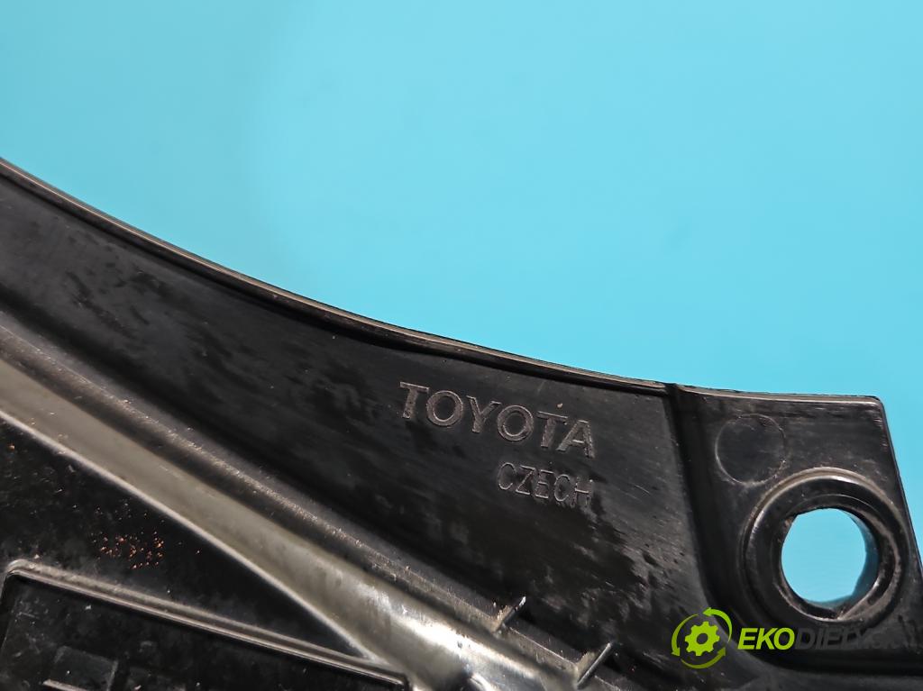 Toyota Aygo II 2014-2022 1.0 vvti 72 HP manual 53 kW 998 cm3 5- svetlo / reflektor zadné pravé  (Kľučka dverí ostatné)