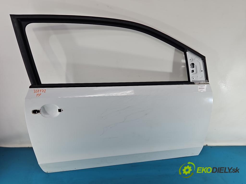 Vw Up 1.0 MPI 60 hp manual 44 kW 999 cm3 3- dveře přední pravé  (Klika dveří ostatní)