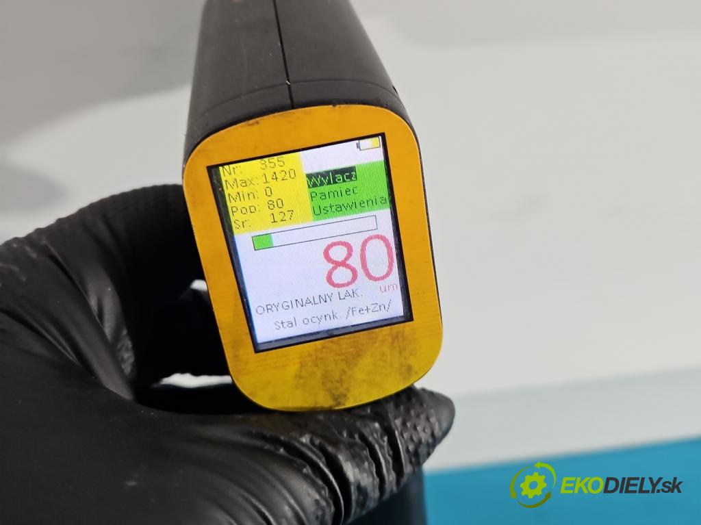 Vw Up 1.0 MPI 60 hp manual 44 kW 999 cm3 3- dveře přední pravé  (Klika dveří ostatní)