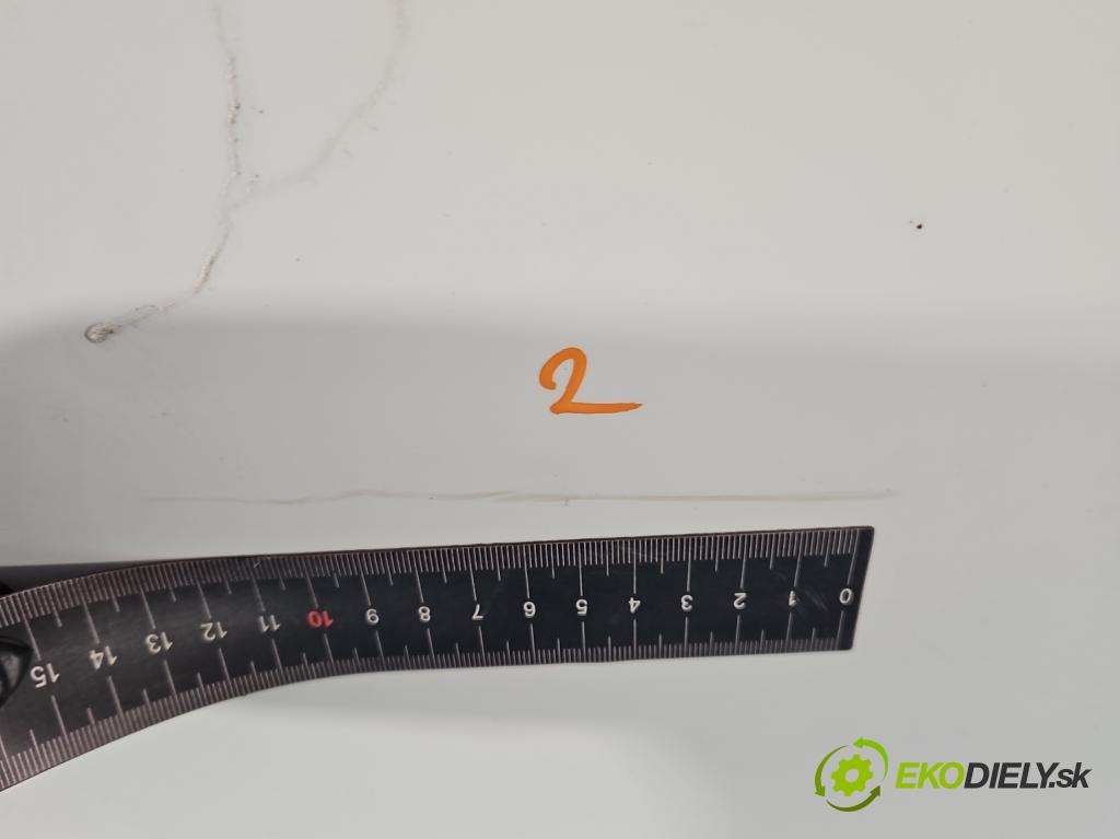 Vw Up 1.0 MPI 60 hp manual 44 kW 999 cm3 3- dveře přední pravé  (Klika dveří ostatní)