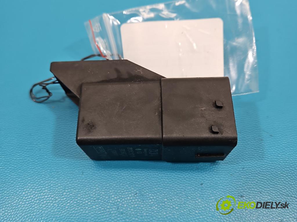 Peugeot 5008 I 2009-2017 1.6 hdi 111KM manual 82 kW 1560 cm3 5- Relé: svíčky: zařicích: 9802424080 (Relé)