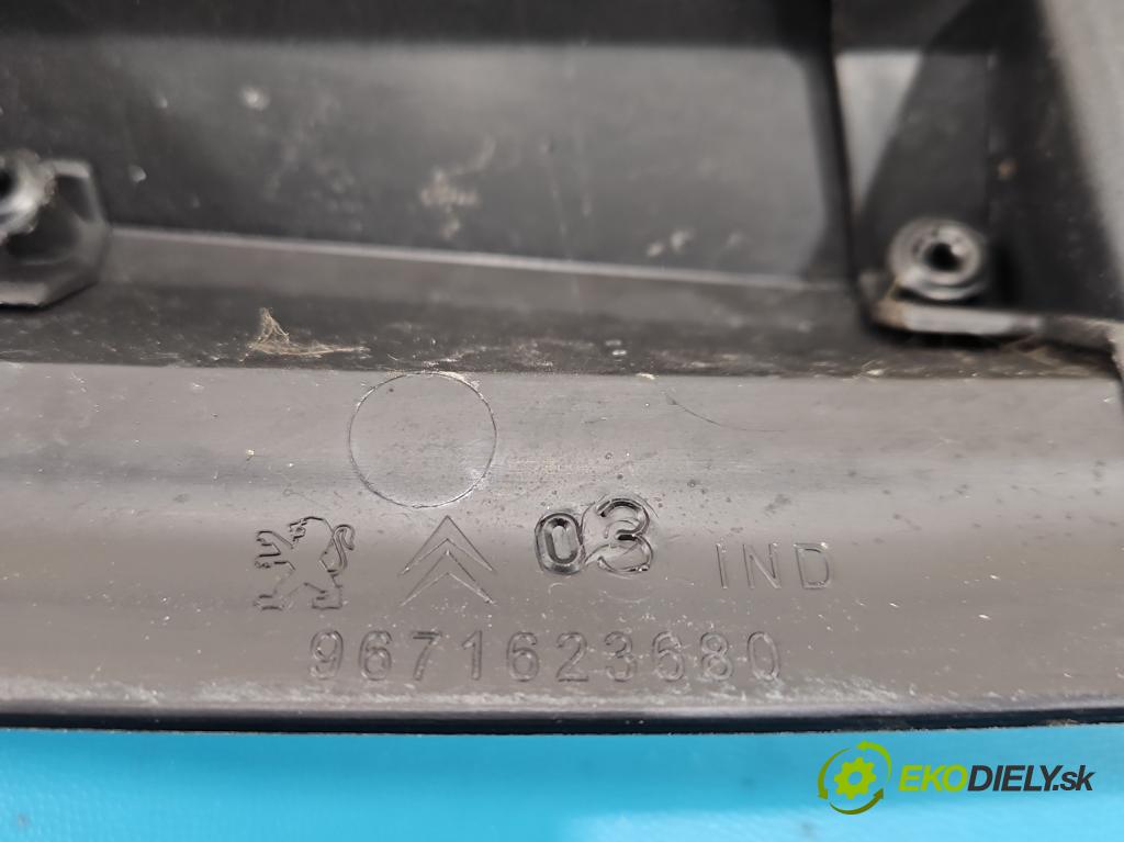 Peugeot 5008 I 2009-2017 1.6 hdi 111KM manual 82 kW 1560 cm3 5- torpédo 9671623680 (Torpédo (plast pod čelným sklom))