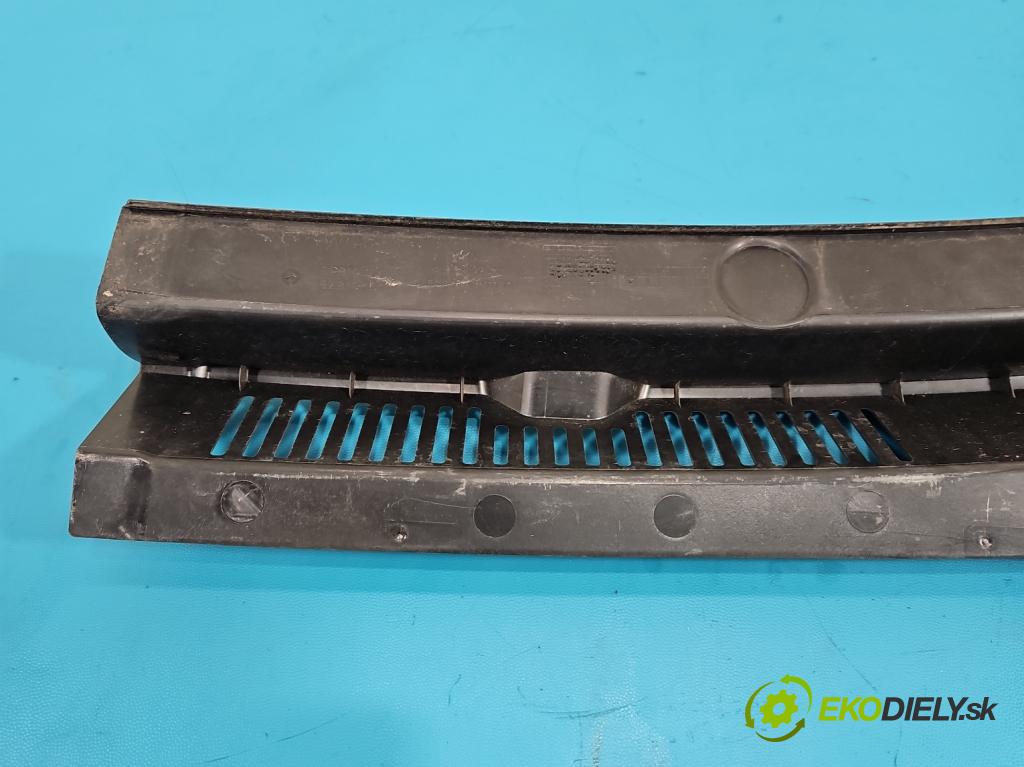 Vw Up! 1.0 MPI 60 hp manual 44 kW 999 cm3 3- torpédo 1S1819404 (Plast pod čelním sklem)