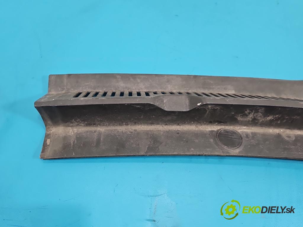 Vw Up! 1.0 MPI 60 hp manual 44 kW 999 cm3 3- torpédo 1S1819404 (Plast pod čelním sklem)