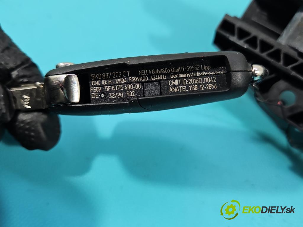 Vw Up! 1.0 MPI 60 HP manual 44 kW 999 cm3 3- rukoväť predné ľavé mimo:  (Kľučka dverí vonkajšia predná ľavá)