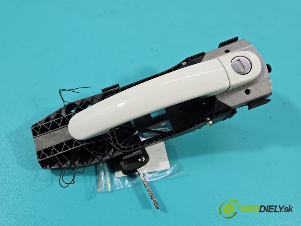 Vw Up! 1.0 MPI 60 HP manual 44 kW 999 cm3 3- rukoväť predné ľavé mimo:  (Kľučka dverí vonkajšia predná ľavá)