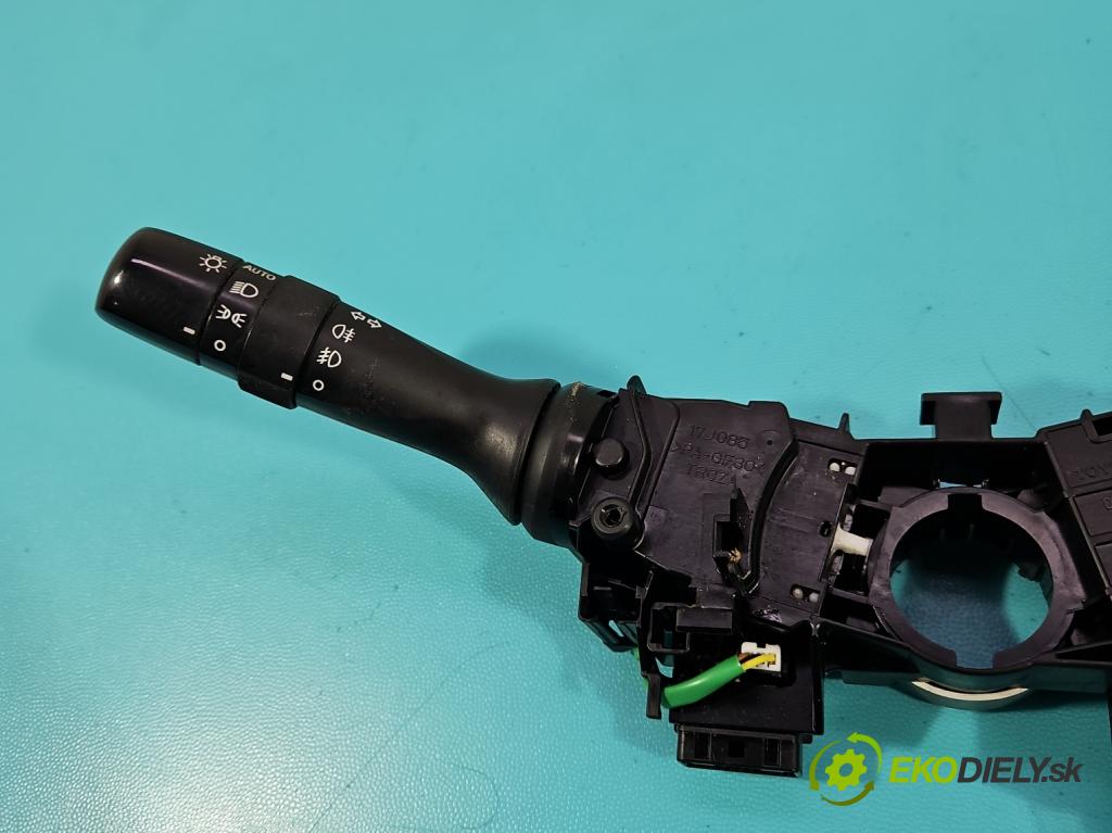 Toyota Aygo II 2014-2022 1.0 vvti 72 HP manual 53 kW 998 cm3 5- prepínač komplex: 0H080-17J090 (Prepínacie páčky pod volantom)