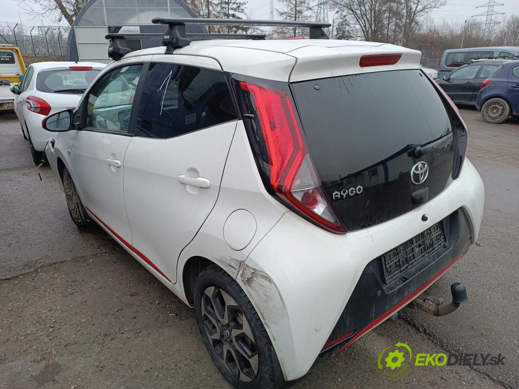 Toyota Aygo II 2014-2022 1.0 vvti 72 HP manual 53 kW 998 cm3 5- sklo dvere zadné ľavé