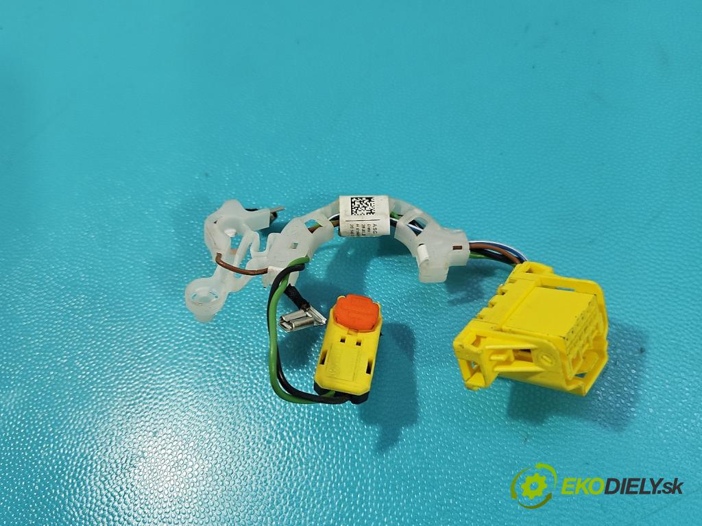 Vw Up 1.0 MPI 60 HP manual 44 kW 999 cm3 3- Zväzok: vankúše: Airbag: 5G0971584M