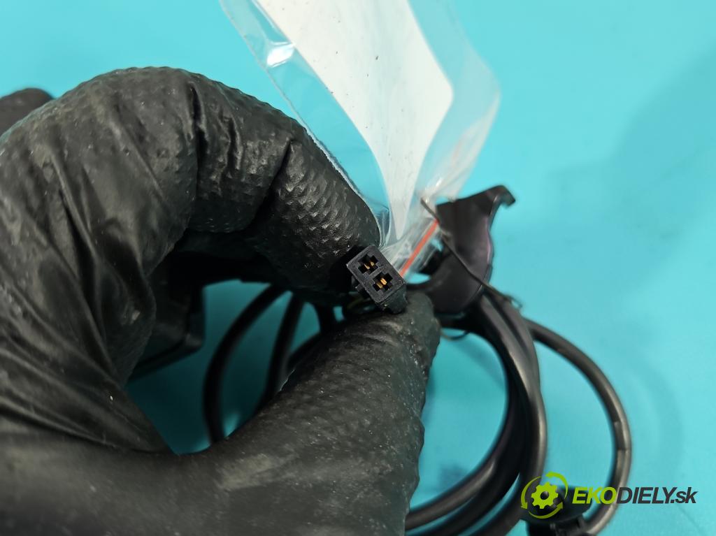 Vw Up 1.0 MPI 60 HP manual 44 kW 999 cm3 3- pas bezpečnosť: predné pravý 1S0857756