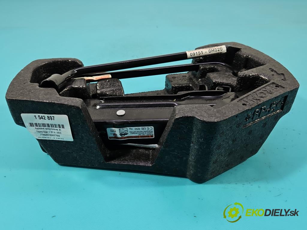 Toyota Aygo II 2014-2022 1.0 vvti 72 HP manual 53 kW 998 cm3 5- mechanizmus okna automobilovy 09151-0H010