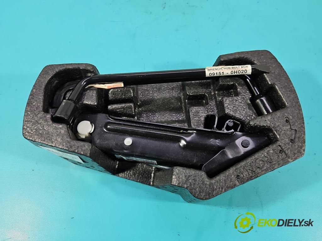 Toyota Aygo II 2014-2022 1.0 vvti 72 HP manual 53 kW 998 cm3 5- mechanizmus okna automobilovy 09151-0H010