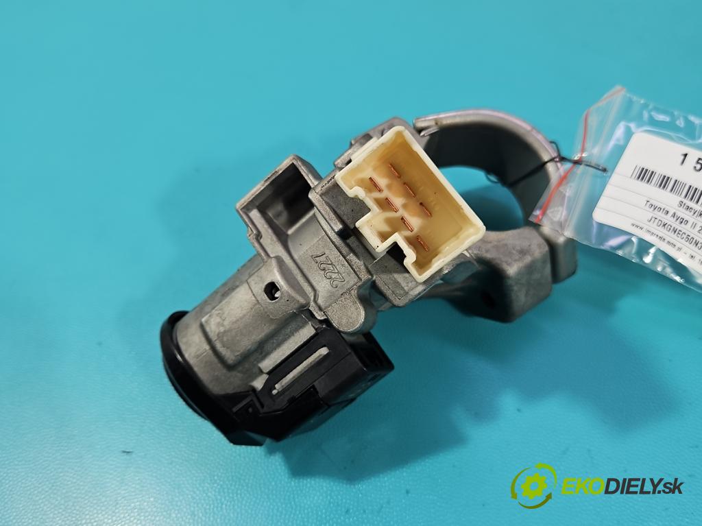 Toyota Aygo II 2014-2022 1.0 vvti 72 HP manual 53 kW 998 cm3 5- Spínačka  (Spínacia skrinka)