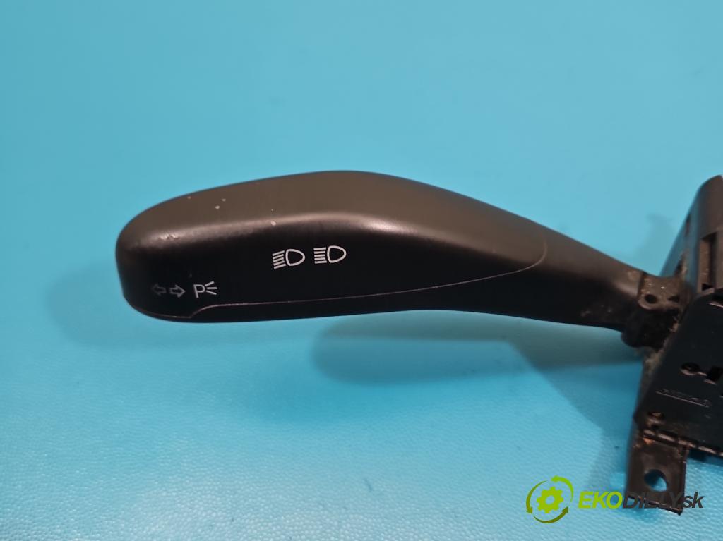 Seat Ibiza III 6L 2002-2008 1.4 16V 75 HP manual 55 kW 1390 cm3 5- prepínač komplex: 6Q0953503AD (Prepínacie páčky pod volantom)