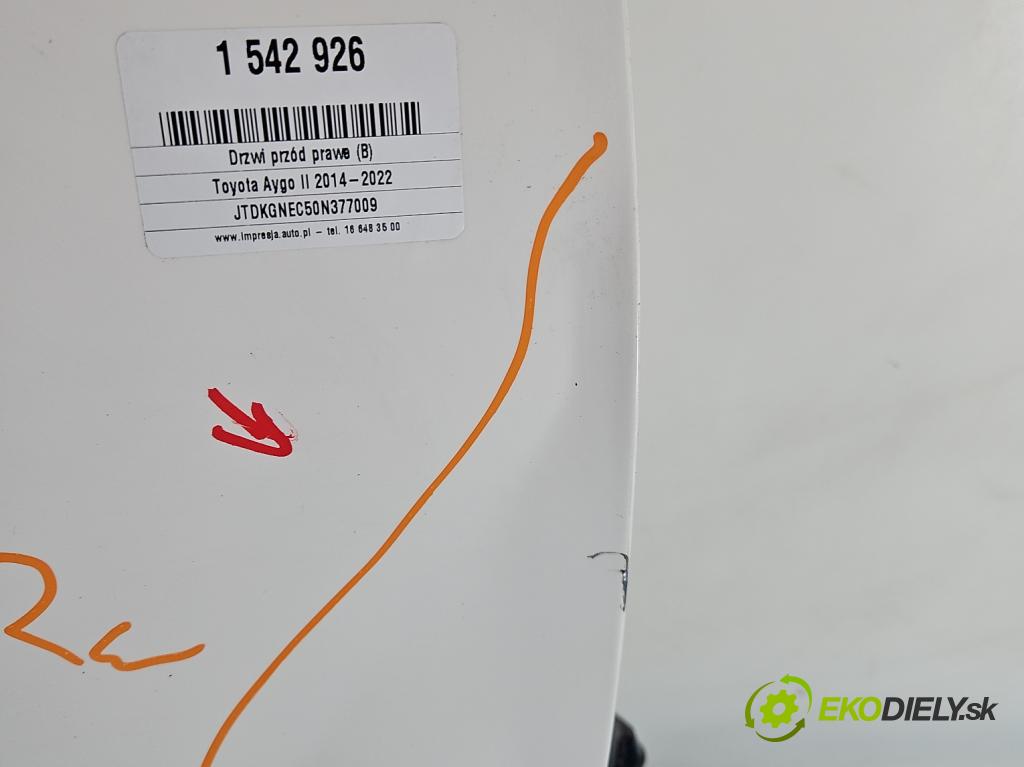 Toyota Aygo II 2014-2022 1.0 vvti 72 hp manual 53 kW 998 cm3 5- dveře přední pravé  (Klika dveří ostatní)