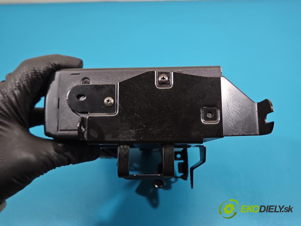 Audi A3 8L 1996-2003 1.8 20V 125 HP manual 92 kW 1781 cm3 5- Menič: cd 8L0035113D (CD menič)