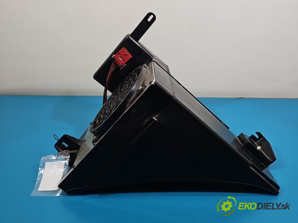 Audi A3 8L 1996-2003 1.8 20V 125 HP manual 92 kW 1781 cm3 5- Subwoofer: 8L0035381G (Audio zariadenie)