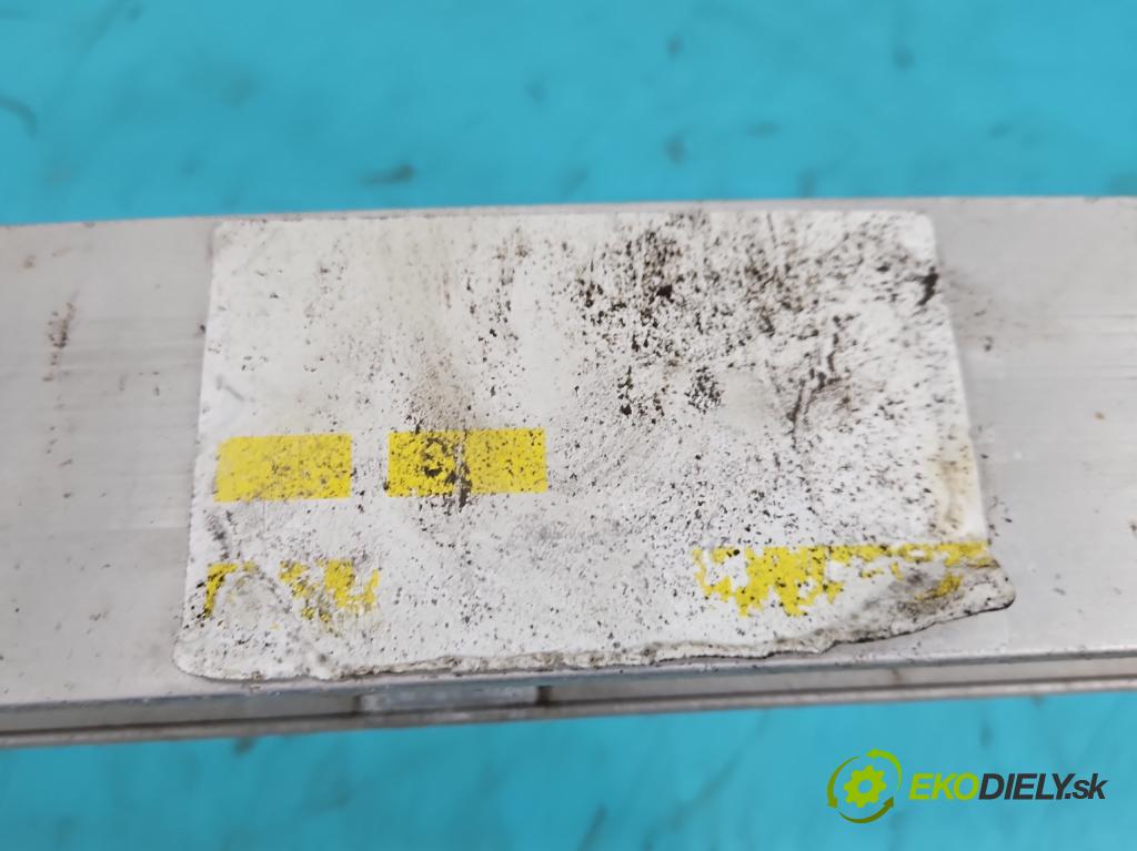 Audi A3 8L 1996-2003 1.8 20V 125 HP manual 92 kW 1781 cm3 5- nárazník predné  (Kľučka dverí ostatné)