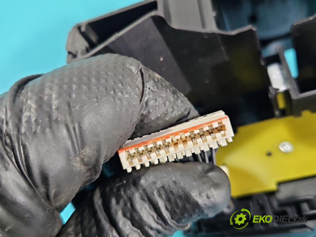 Vw Passat CC 2008-2016 2.0 tdi 170 HP manual 125 kW 1968 cm3 4- prepínač komplex: 3C5953513AF (Prepínacie páčky pod volantom)