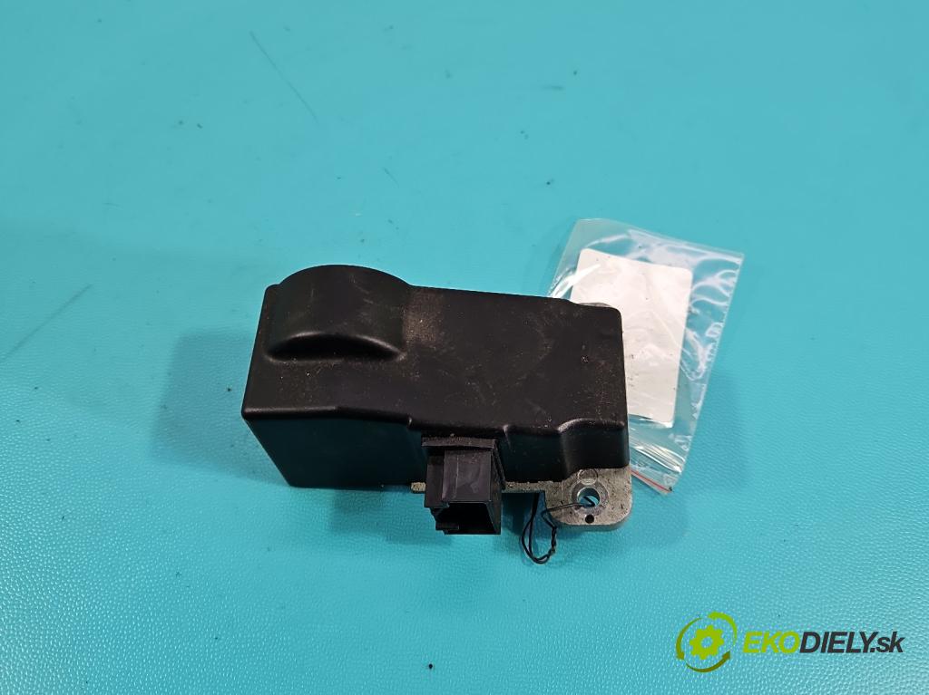 Vw Passat CC 2008-2016 2.0 tdi 170 HP manual 125 kW 1968 cm3 4- Blokáda: řízení: 3C0905861G (Riadenie ostatné)