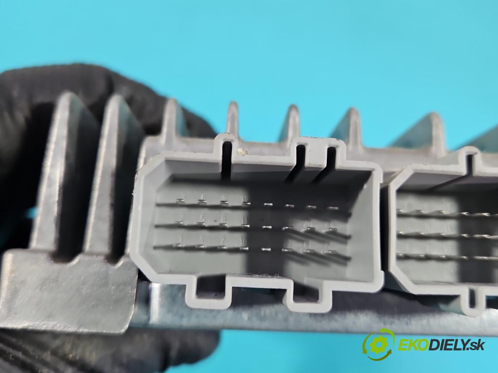 Vw Passat CC 2008-2016 2.0 tdi 170 HP manual 125 kW 1968 cm3 4- Zesilovač: 3C8035456C (Zosilňovač)