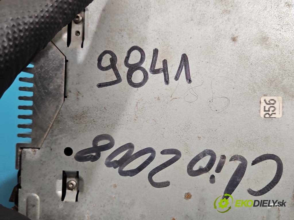 Renault Clio III 2005-2012 1.5 dci 68 HP manual 50 kW 1461 cm3 3- Radio originál 8200633623B