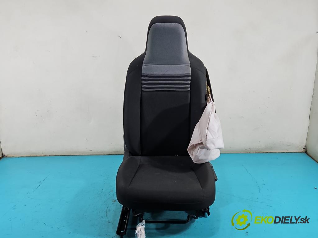 Vw Up 1.0 MPI 60 HP manual 44 kW 999 cm3 3- Sedačka ľavý  (Sedadlo)