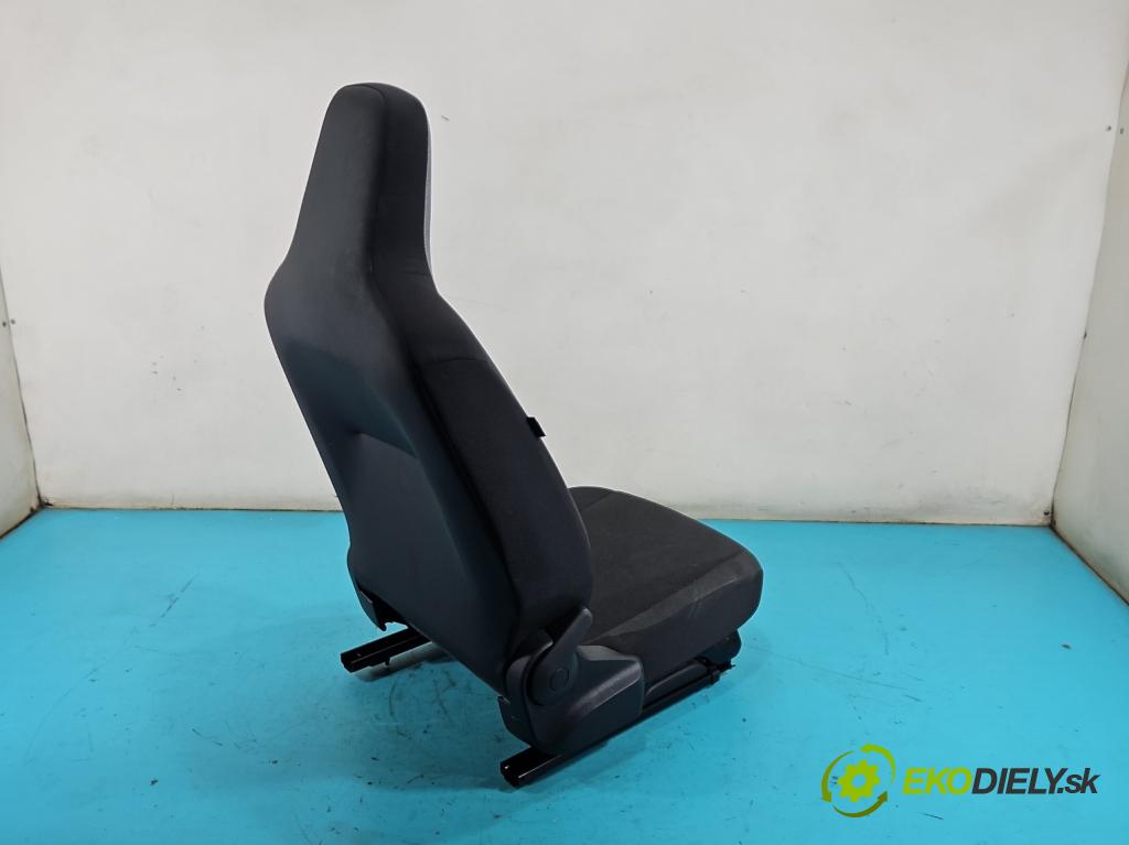 Vw Up 1.0 MPI 60 HP manual 44 kW 999 cm3 3- Sedačka pravý  (Sedadlo)