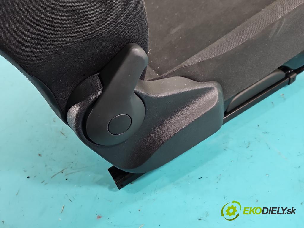 Vw Up 1.0 MPI 60 HP manual 44 kW 999 cm3 3- Sedačka pravý  (Sedadlo)