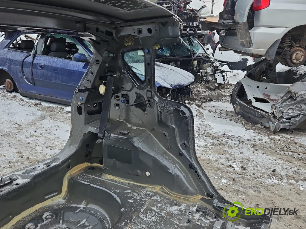 Ford B-Max  1.0 T 101 hp manual 74 kW 998 cm3 5- blatnik zadní levý