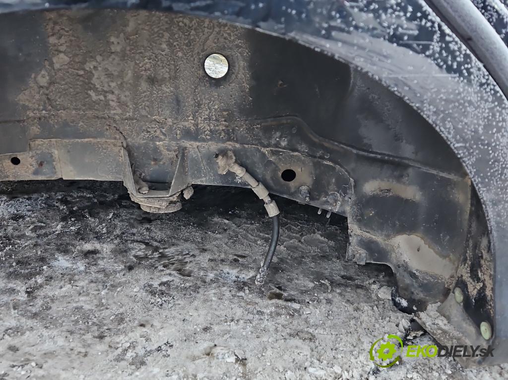 Ford B-Max  1.0 T 101 HP manual 74 kW 998 cm3 5- blatník zadné pravý