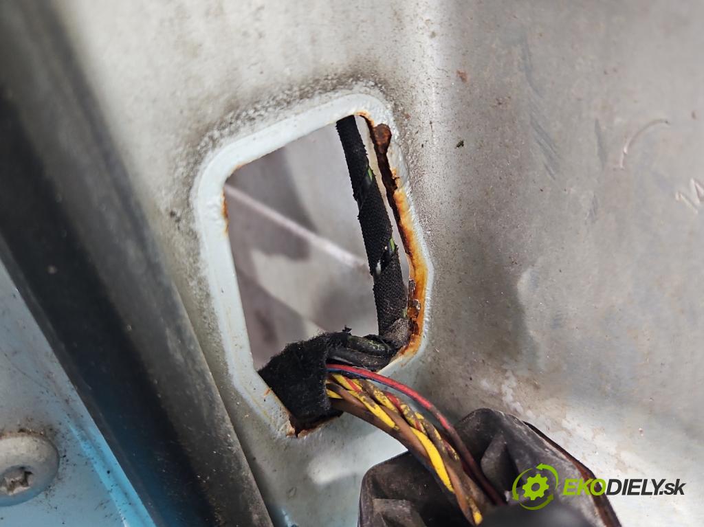 Bmw 5 E39 1996-2003 2.0 R6 (m52b20) 150 HP manual 110 kW 1991 cm3 4- dvere predné ľavé  (Kľučka dverí ostatné)