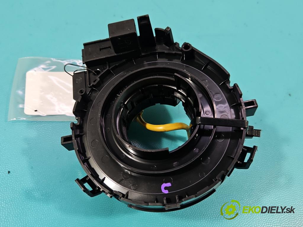 Ford B-Max  1.0 T 101 HP manual 74 kW 998 cm3 5- Páska: airbag  (Airbag)