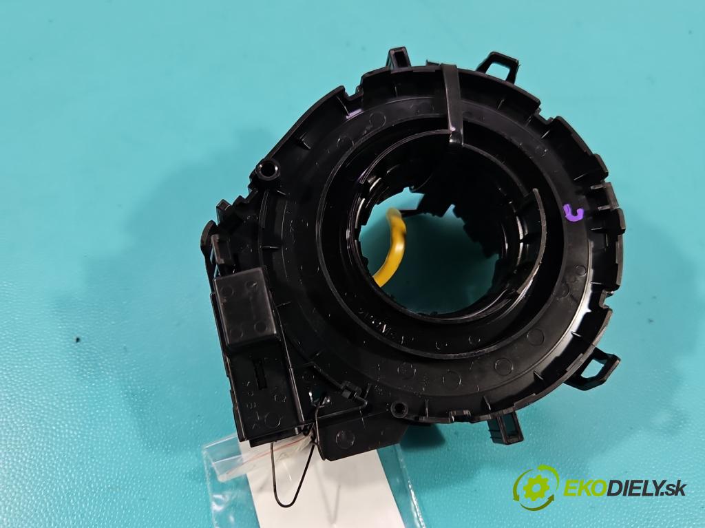 Ford B-Max  1.0 T 101 HP manual 74 kW 998 cm3 5- Páska: airbag  (Airbag)