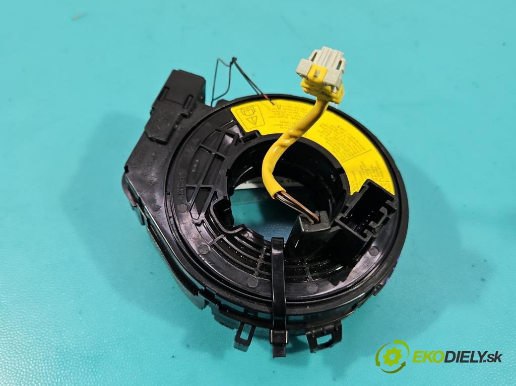 Ford B-Max  1.0 T 101 HP manual 74 kW 998 cm3 5- Páska: airbag  (Airbag)