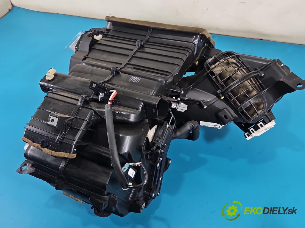 Ford B-Max  1.0 T 101 hp manual 74 kW 998 cm3 5- radiátor AV11-19B555-CE (Radiátor topení)