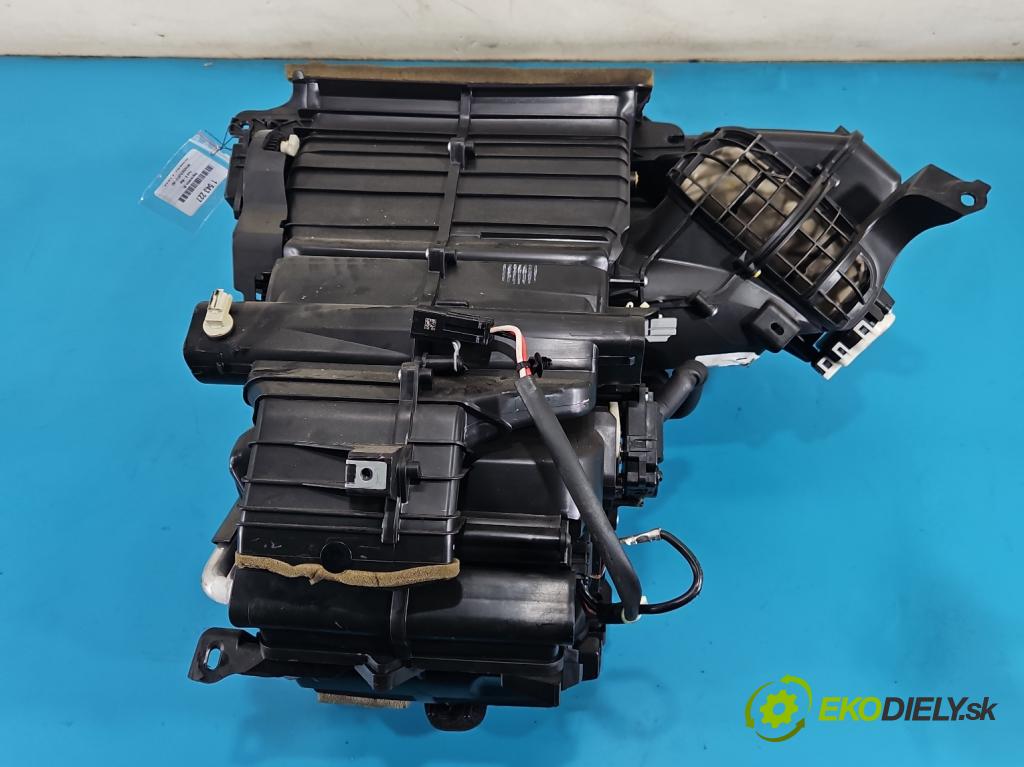 Ford B-Max  1.0 T 101 hp manual 74 kW 998 cm3 5- radiátor AV11-19B555-CE (Radiátor topení)