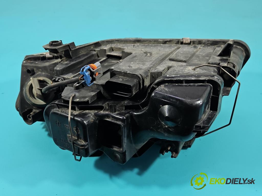 Audi A6 C5 1997-2004 1.9 tdi 131 HP manual 96 kW 1896 cm3 5- Reflektor: pravý  (Svetlo predné pravé)