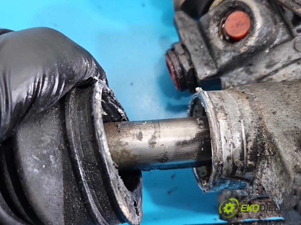 Vw Golf III 1991-1998 1.9 TD 75 HP manual 55 kW 1896 cm3 3- Ozubené kolo: volant