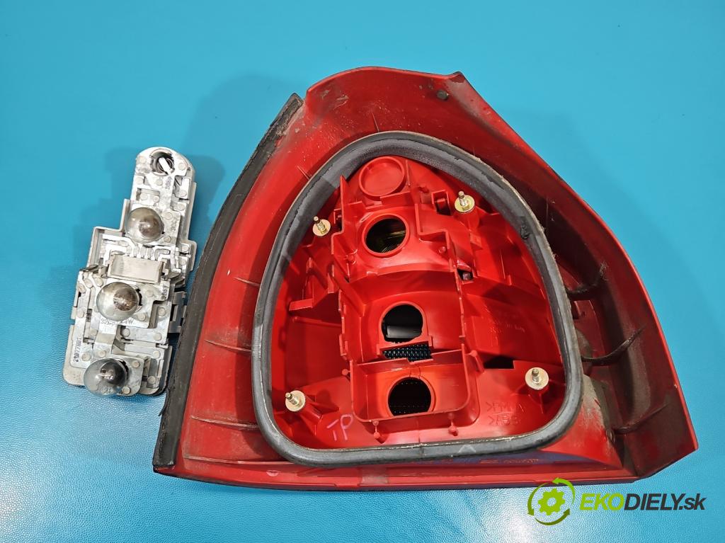 Audi A3 8L 1996-2003 1.6 SR 101 HP manual 74 kW 1595 cm3 3- svetlo / reflektor zadné pravé  (Kľučka dverí ostatné)