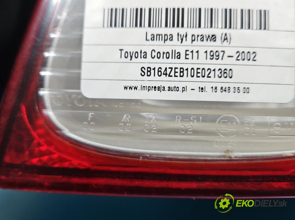 Toyota Corolla E11 1997-2002 1.4 vvti 97KM manual 71 kW 1398 cm3 5- svetlo / reflektor zadné pravé 54596293 (Kľučka dverí ostatné)